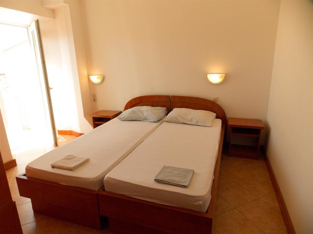 Apartments Frane (Adults Only) 诺瓦利娅 客房 照片