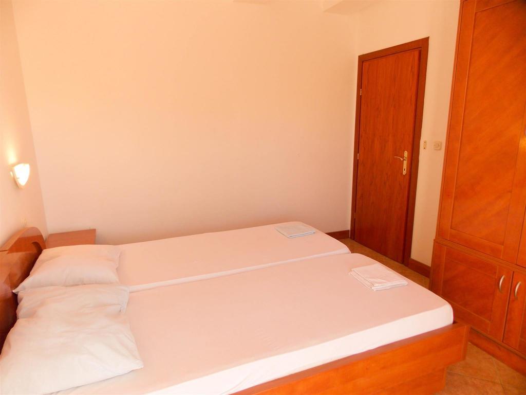 Apartments Frane (Adults Only) 诺瓦利娅 客房 照片